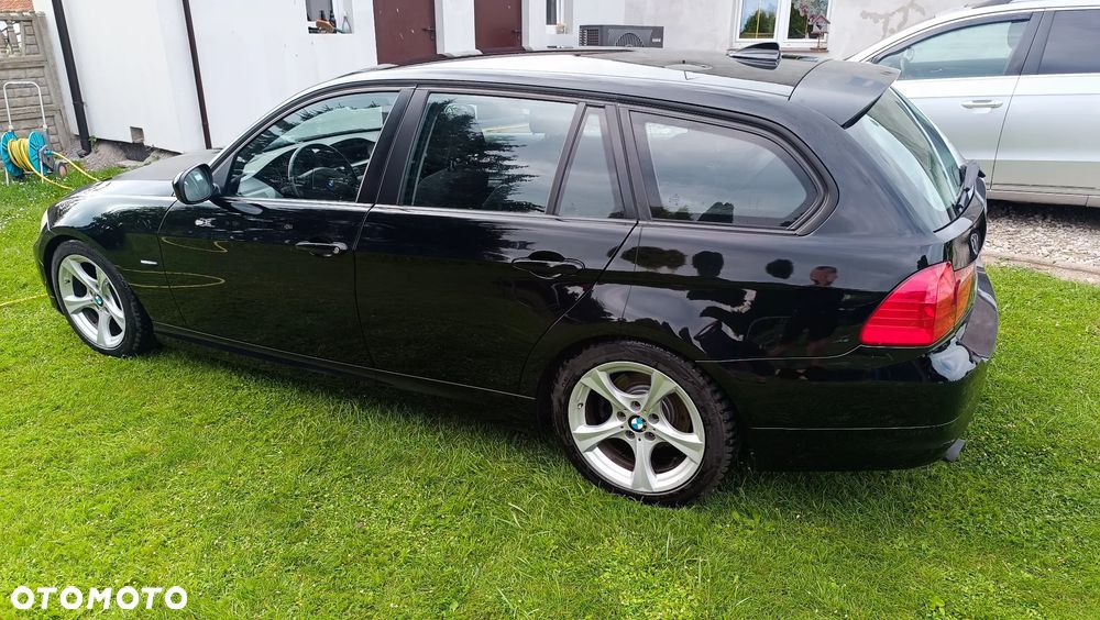 BMW Seria 3 318d Luxury Line - 12