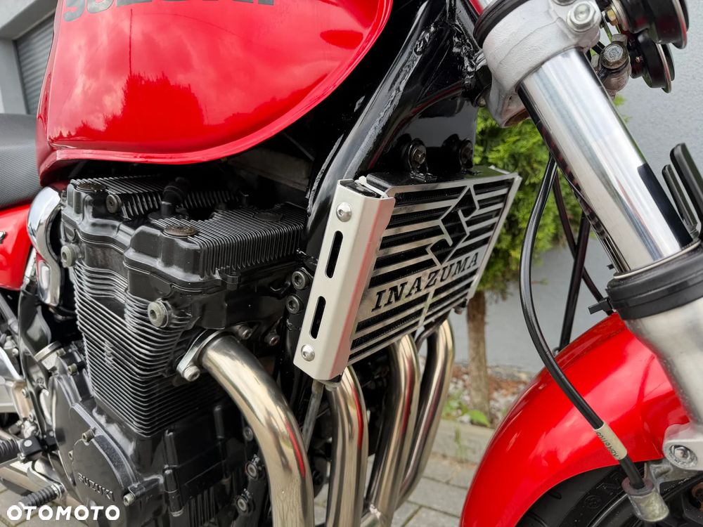 Suzuki GSX - 16
