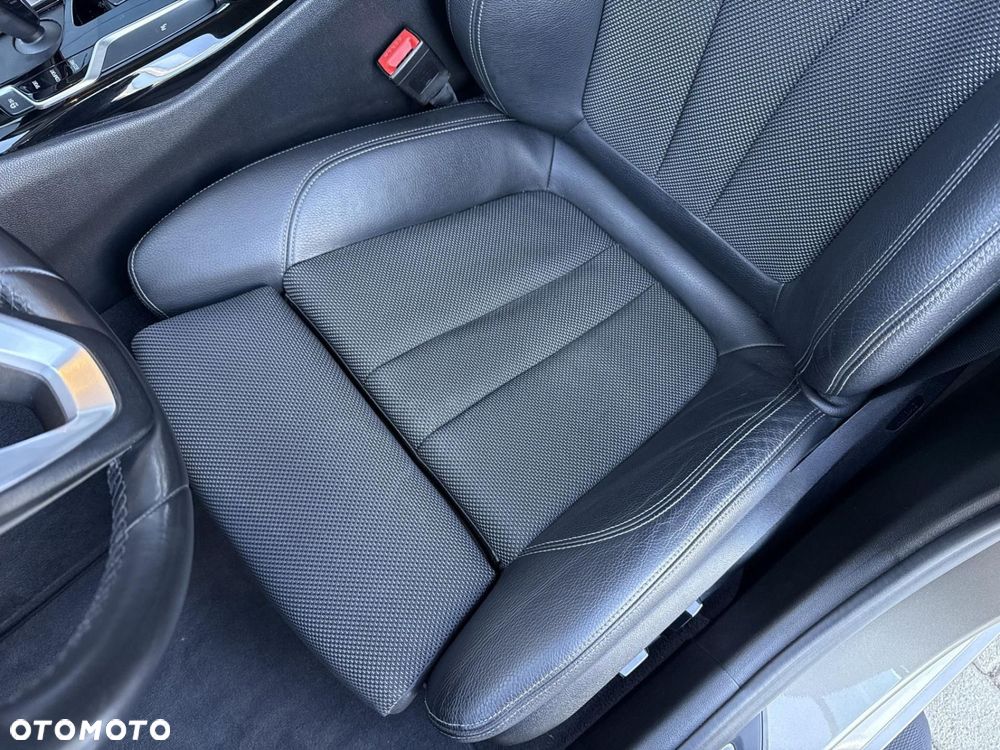 BMW Seria 5 530i xDrive Sport - 14