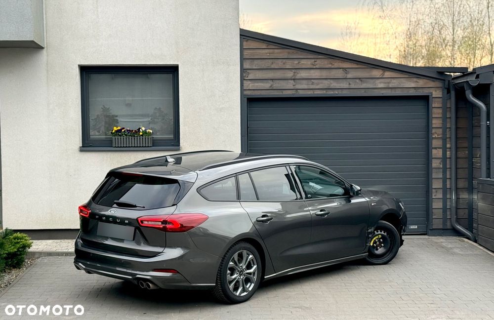 Ford Focus 1.0 EcoBoost mHEV ST-Line X - 14