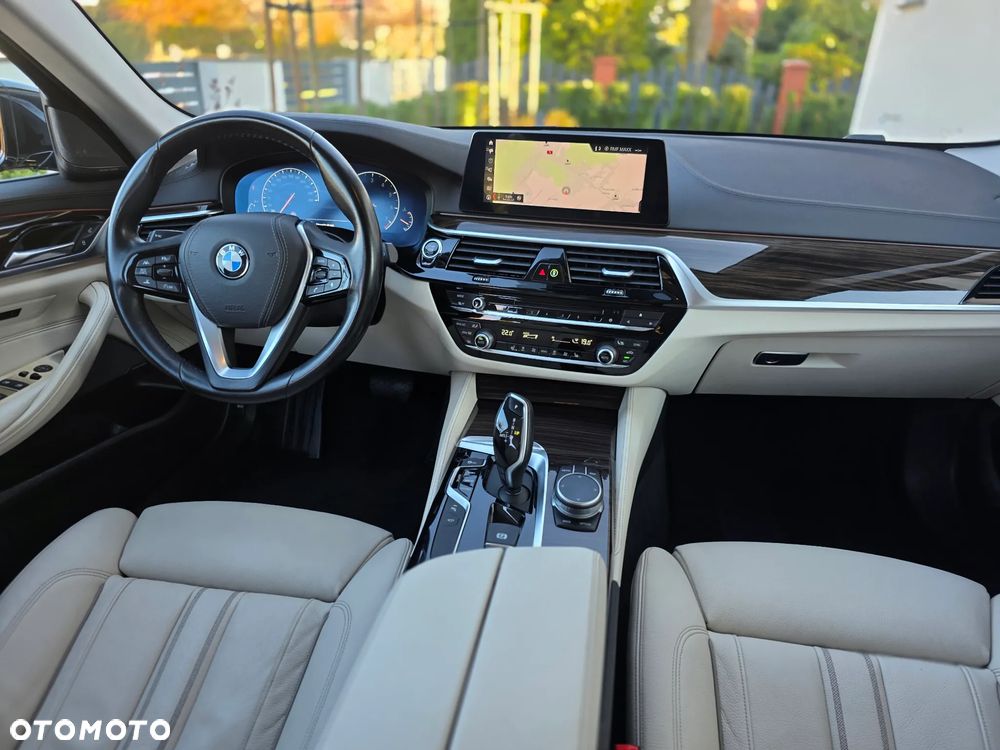 BMW Seria 5 530i xDrive Luxury Line sport - 35