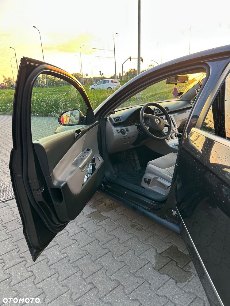 Volkswagen Passat 1.9 TDI Comfortline - 8