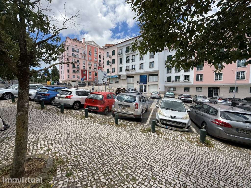 T3 com Excelentes Áreas junto ao Parque do Neudel | Elevador | Arre... - Grande imagem: 2/13
