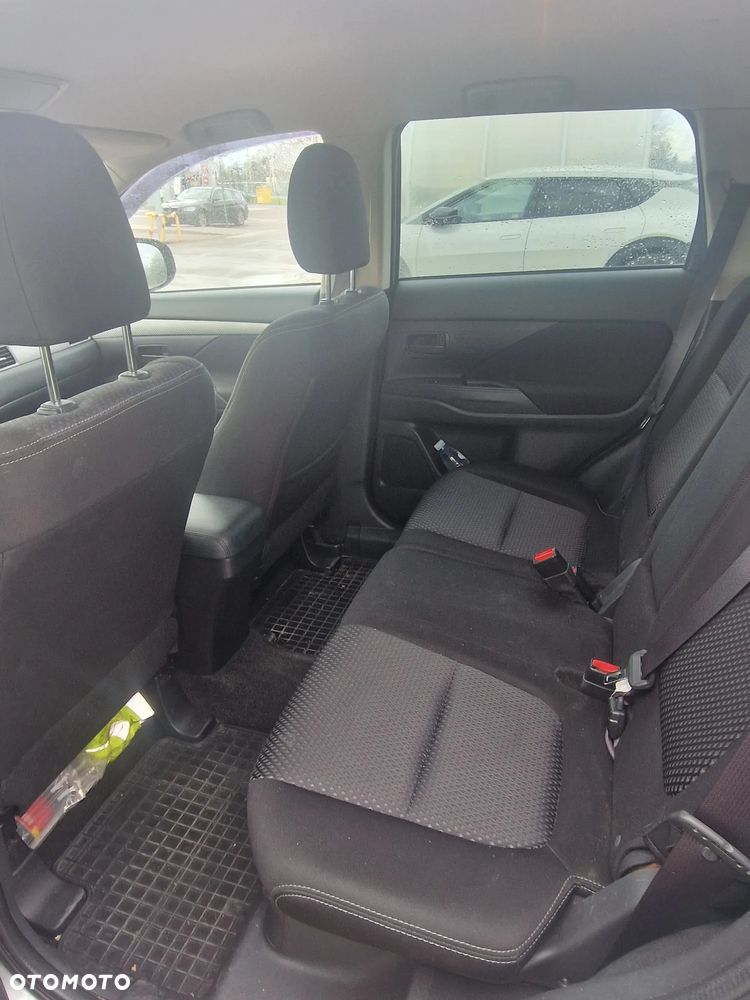 Mitsubishi Outlander 2.0 Intense + 2WD - 5