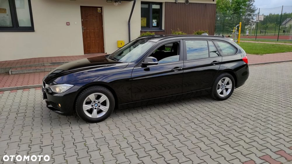 BMW Seria 3 320d DPF Edition Sport - 14