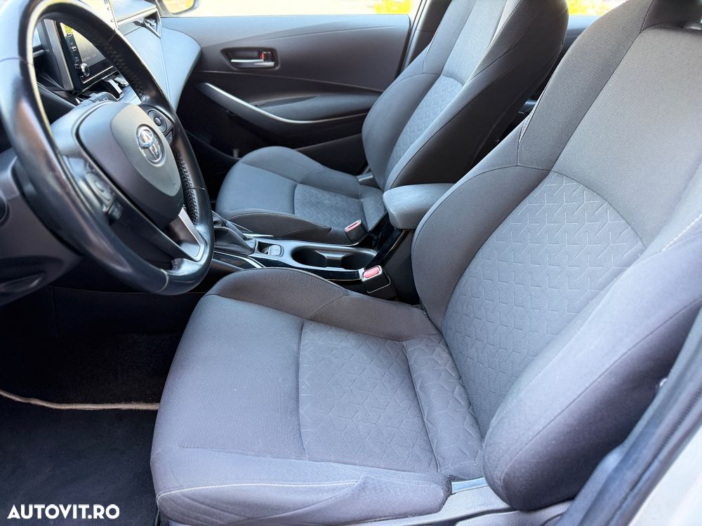 Toyota Corolla 1.8 Business Edition - 12