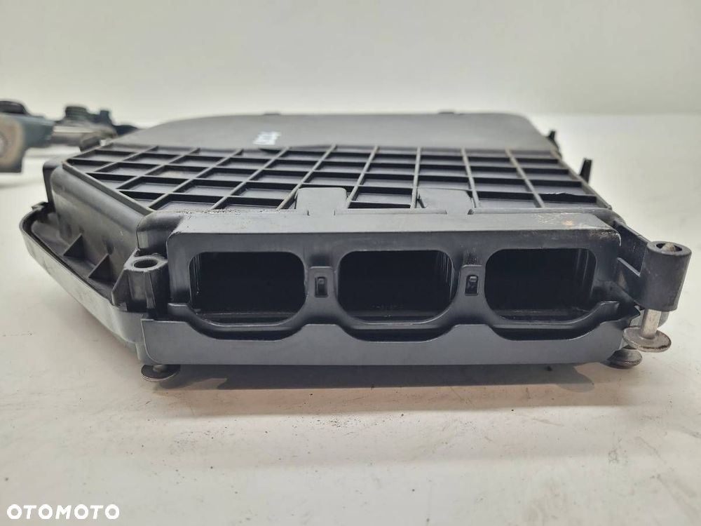 OBUDOWA SKRZYNKI BEZPIECZNIKÓW BMW 7 F01 F02 7555153 7555151 7555152 - 3