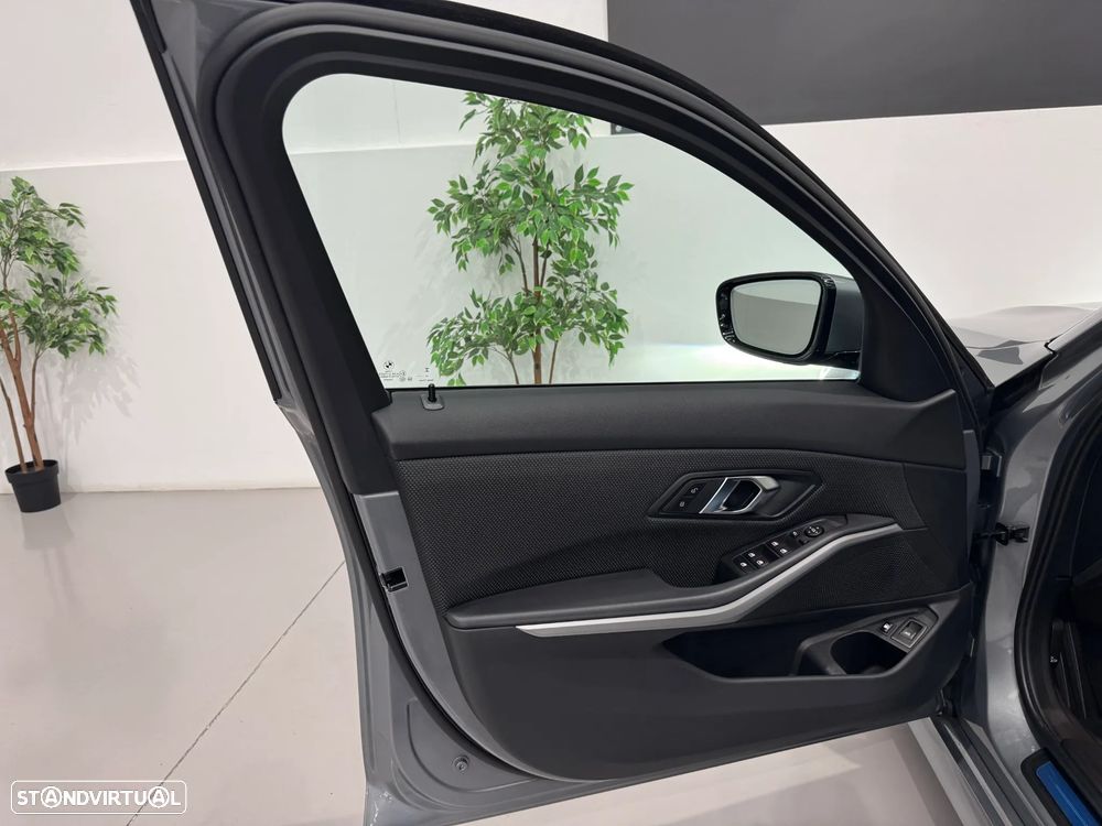 BMW 320 e Corporate Edition Auto - 18
