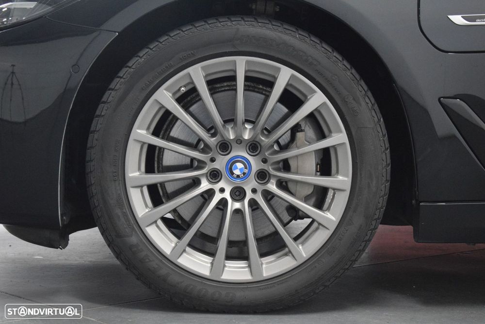 BMW 530 e Line Luxury - 26