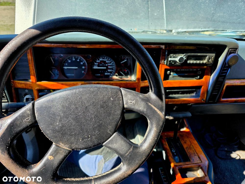 Jeep Cherokee - 11