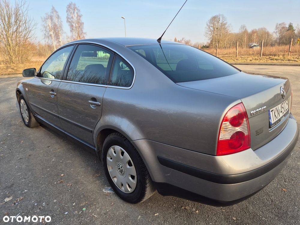 Volkswagen Passat 1.6 Basis - 5