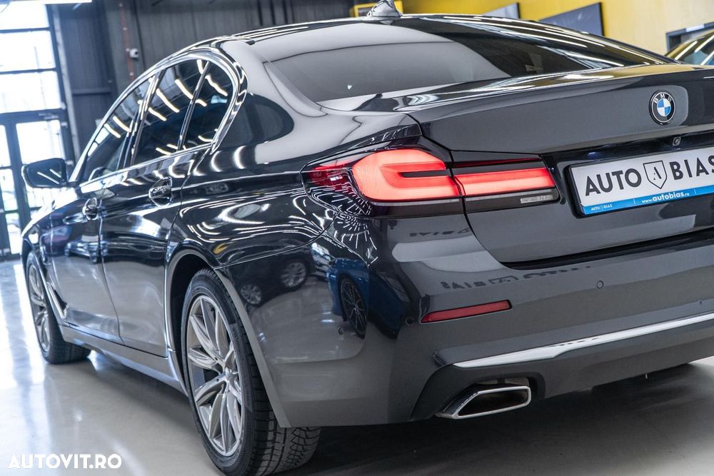 BMW Seria 5 530e Aut. Luxury Line - 32