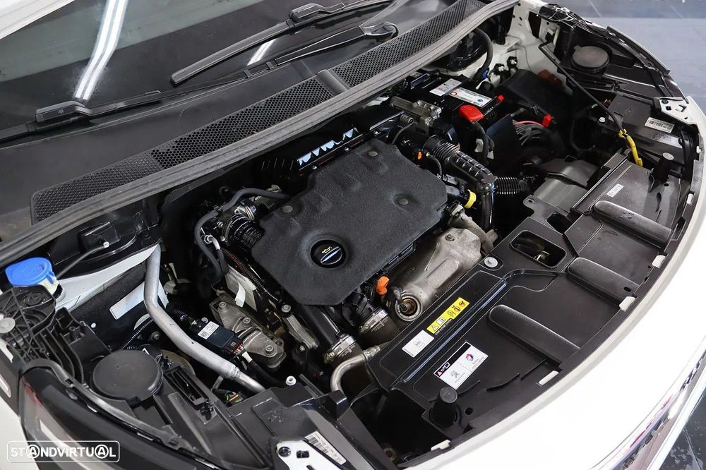 Peugeot 5008 1.2 PureTech Allure EAT6 - 15