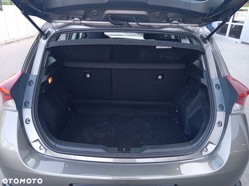 Toyota Auris - 12