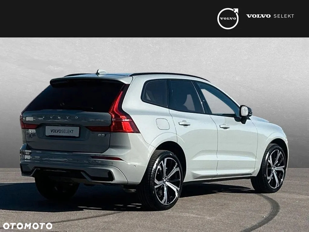 Volvo XC 60 B5 B AWD Ultra Dark - 2