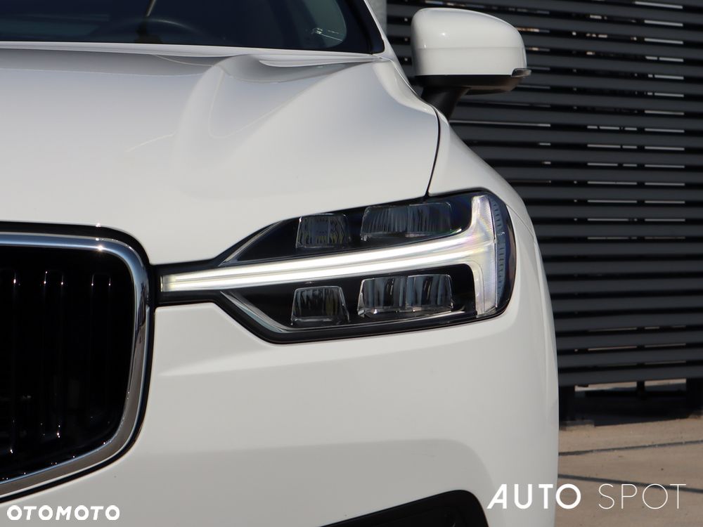 Volvo XC 60 T5 Momentum Pro - 10