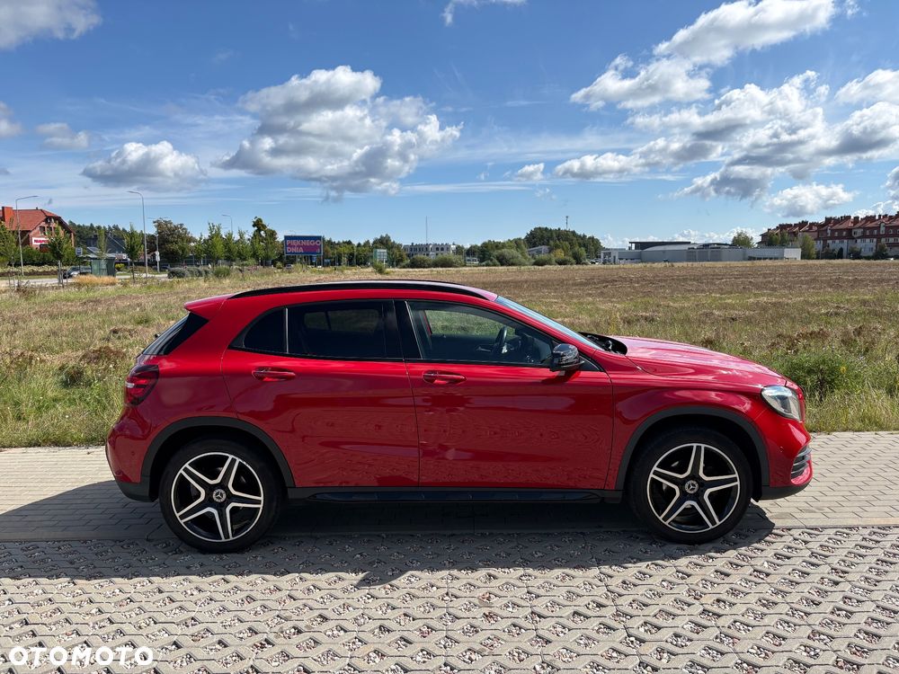 Mercedes-Benz GLA 200 7G-DCT AMG Line - 2