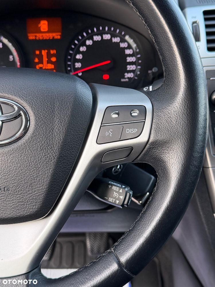 Toyota Avensis 2.0 D-4D Edition (2014) - 12