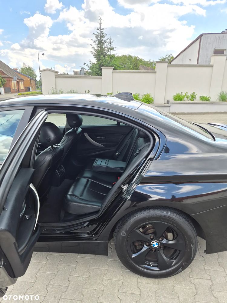 BMW Seria 3 320d Efficient Dynamics Edition Blue Perf Luxury Line - 21