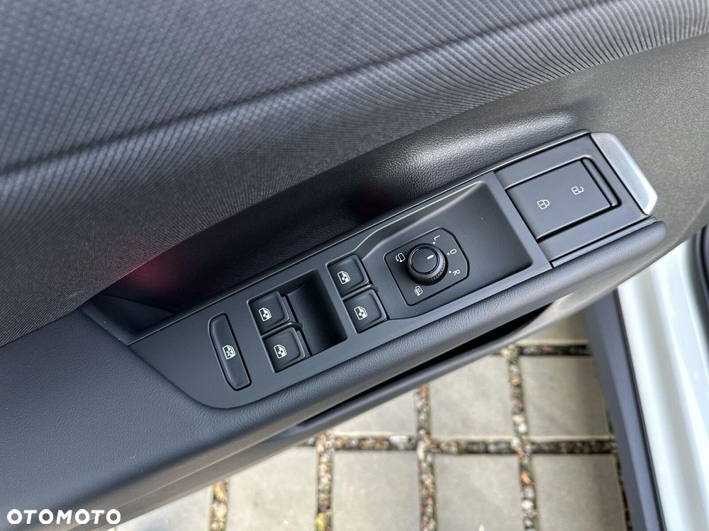 Volkswagen T-Roc - 30