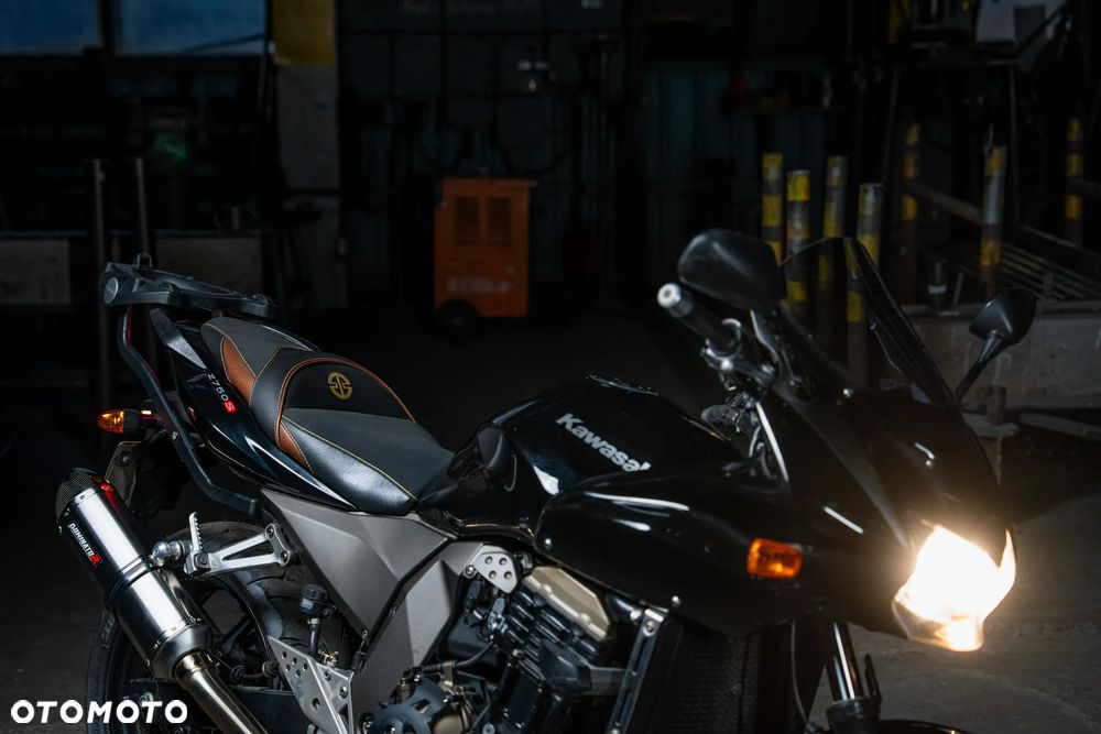 Kawasaki ZR - 24