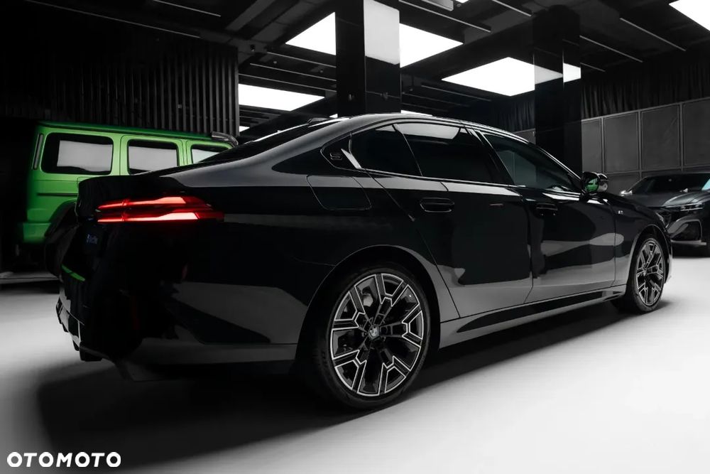 BMW Seria 5 520d xDrive mHEV M Sport - 8
