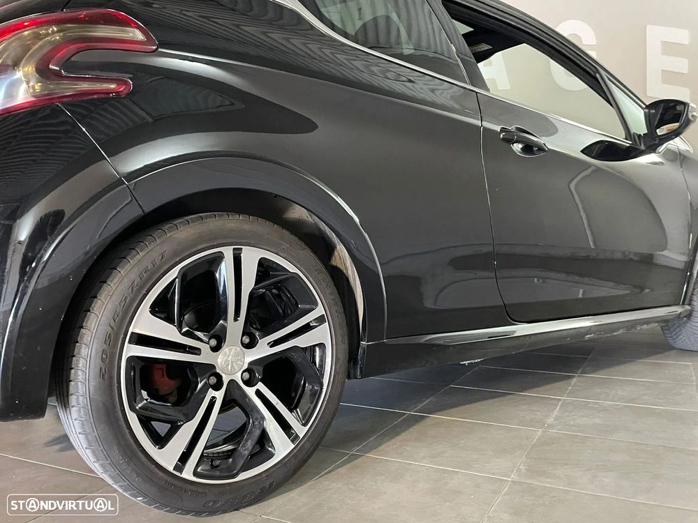Peugeot 208 GTI 200 THP - 12