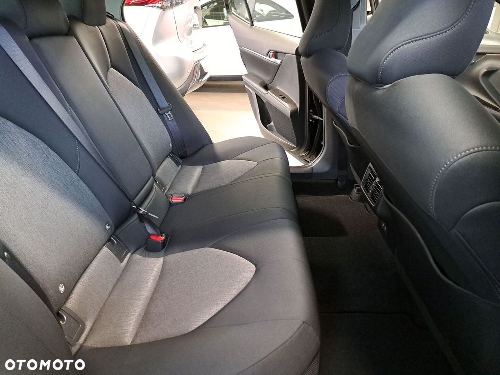 Toyota Camry 2.5 Hybrid Comfort CVT - 13