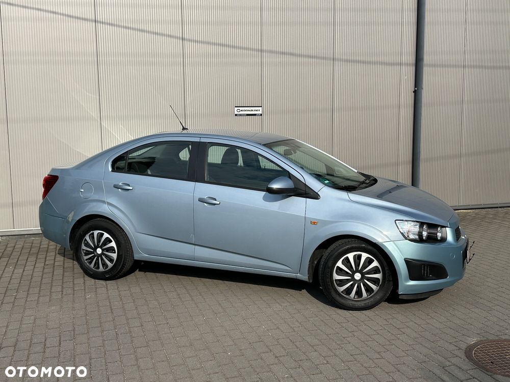 Chevrolet Aveo 1.2 LT - 12