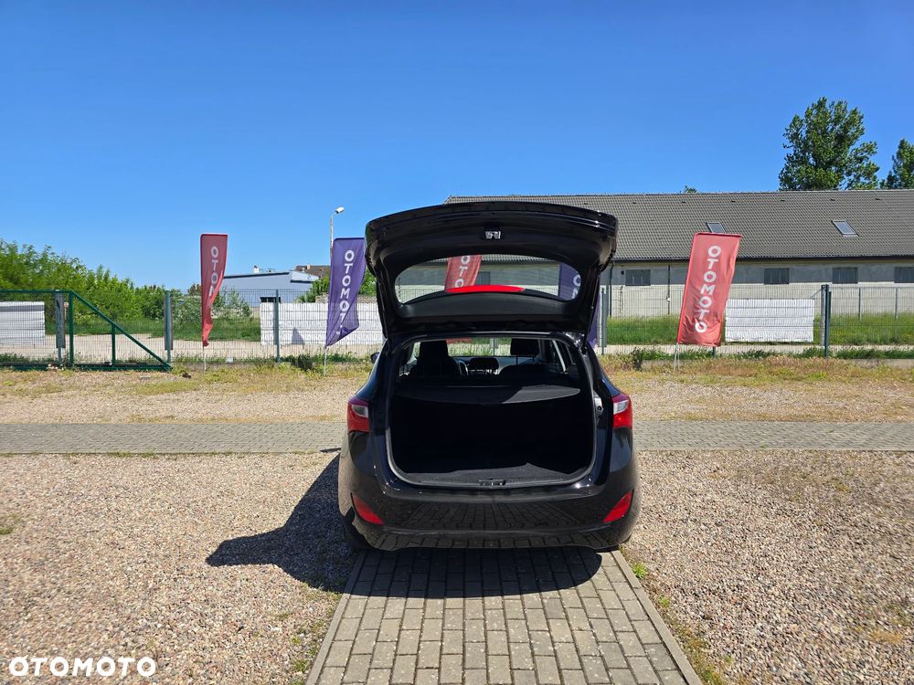 Hyundai i30 blue 1.4 Classic - 10