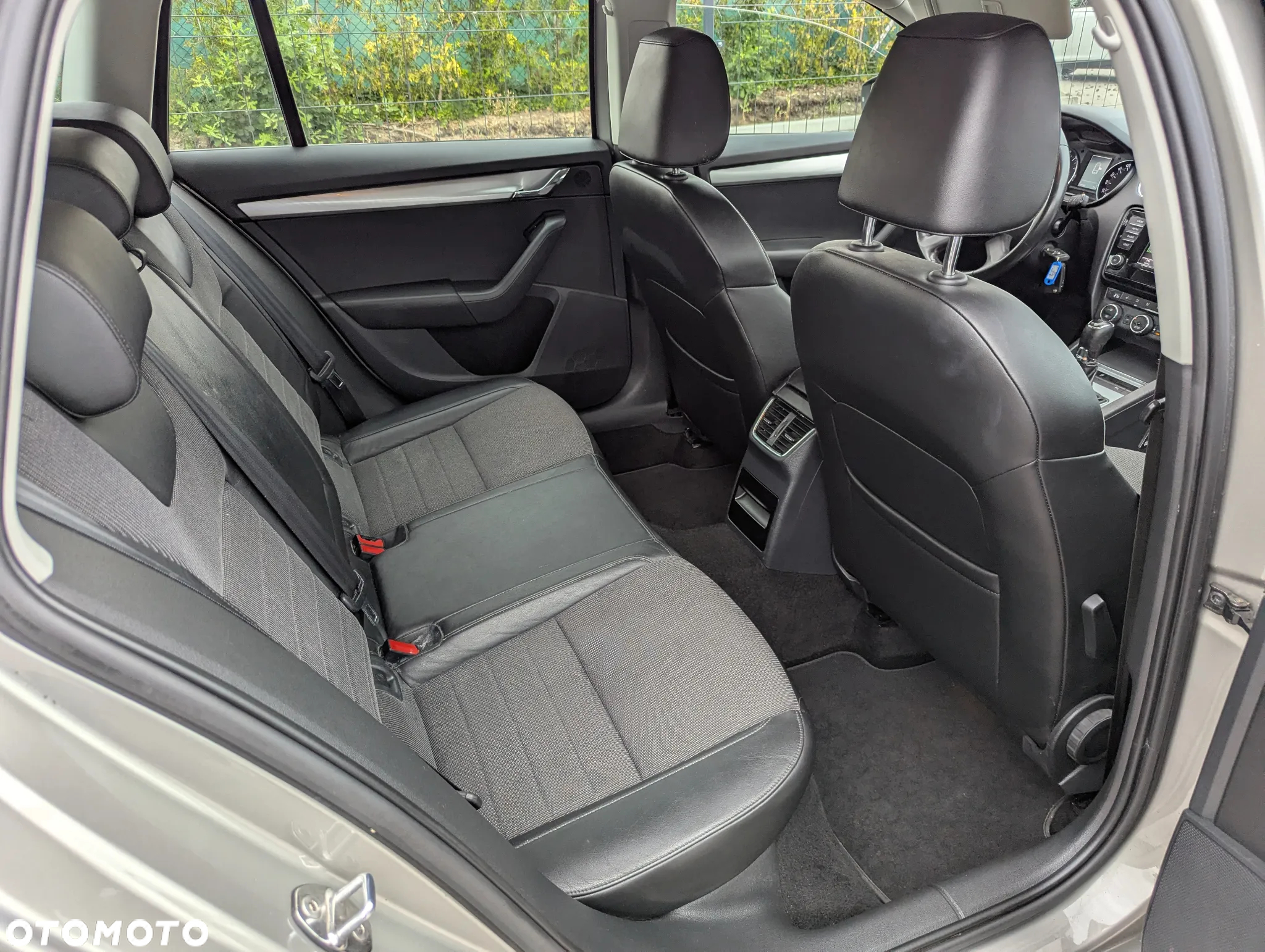 Skoda Octavia 1.8 TSI Elegance DSG - 12