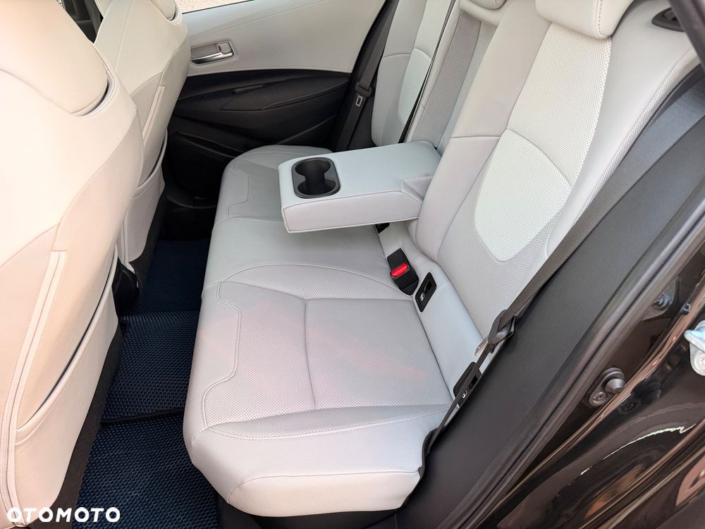 Toyota Corolla - 40