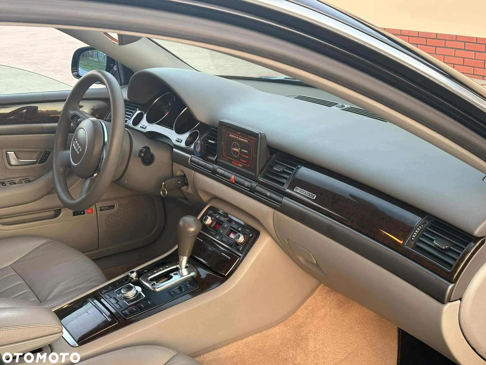 Audi A8 4.2 Quattro - 26
