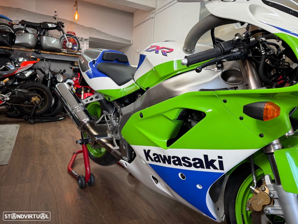 Kawasaki ZXR 750 J - 25