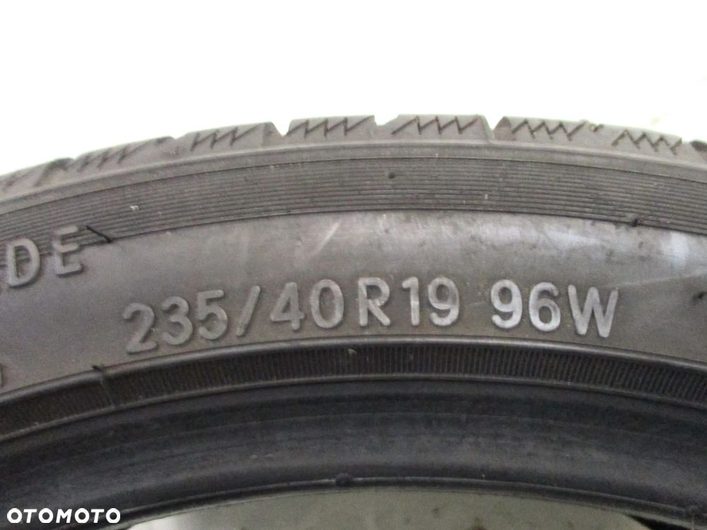 OPONY 235 40 19 96W TOYO - ZIMA - 4