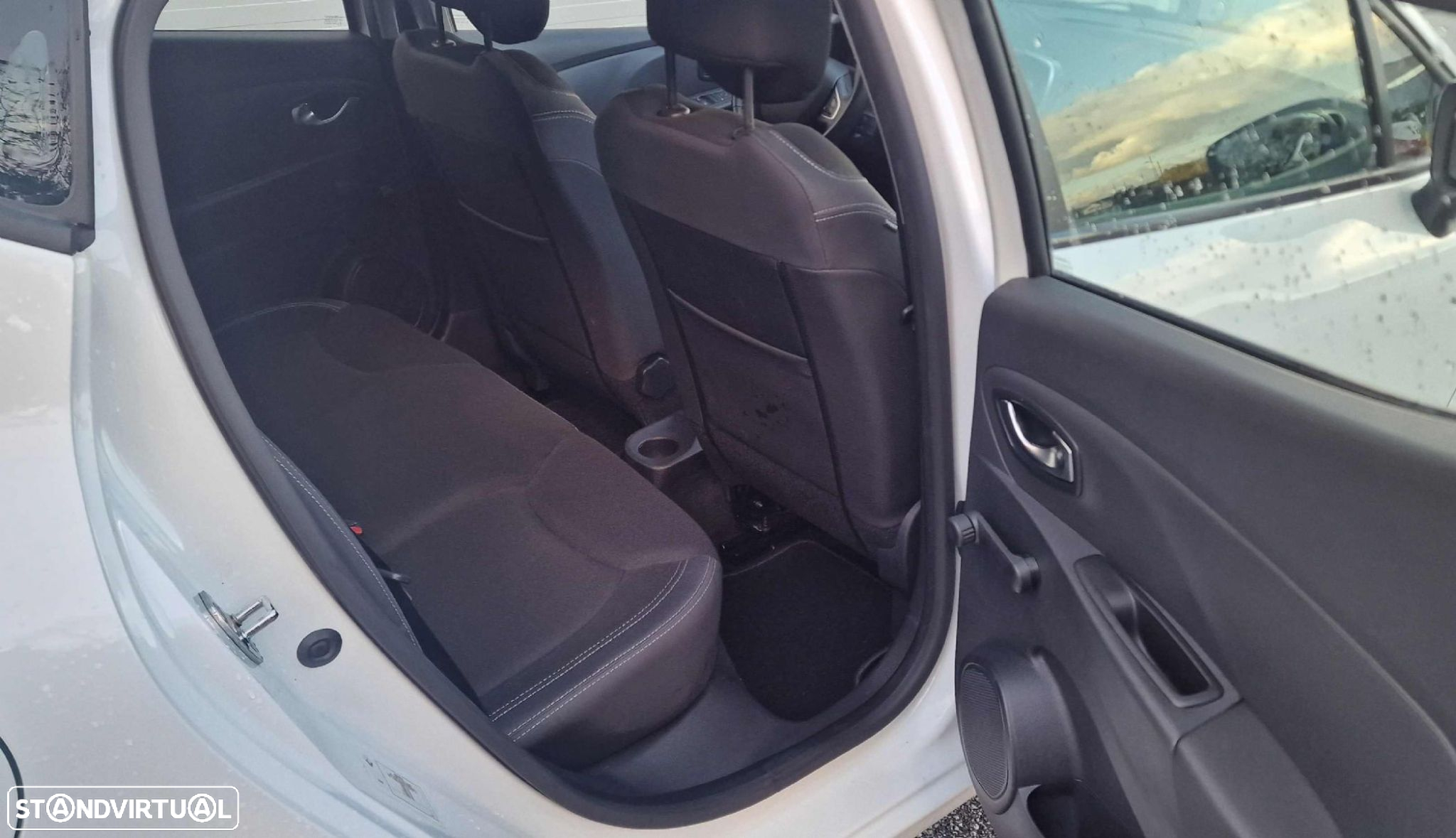 Renault Clio - 11
