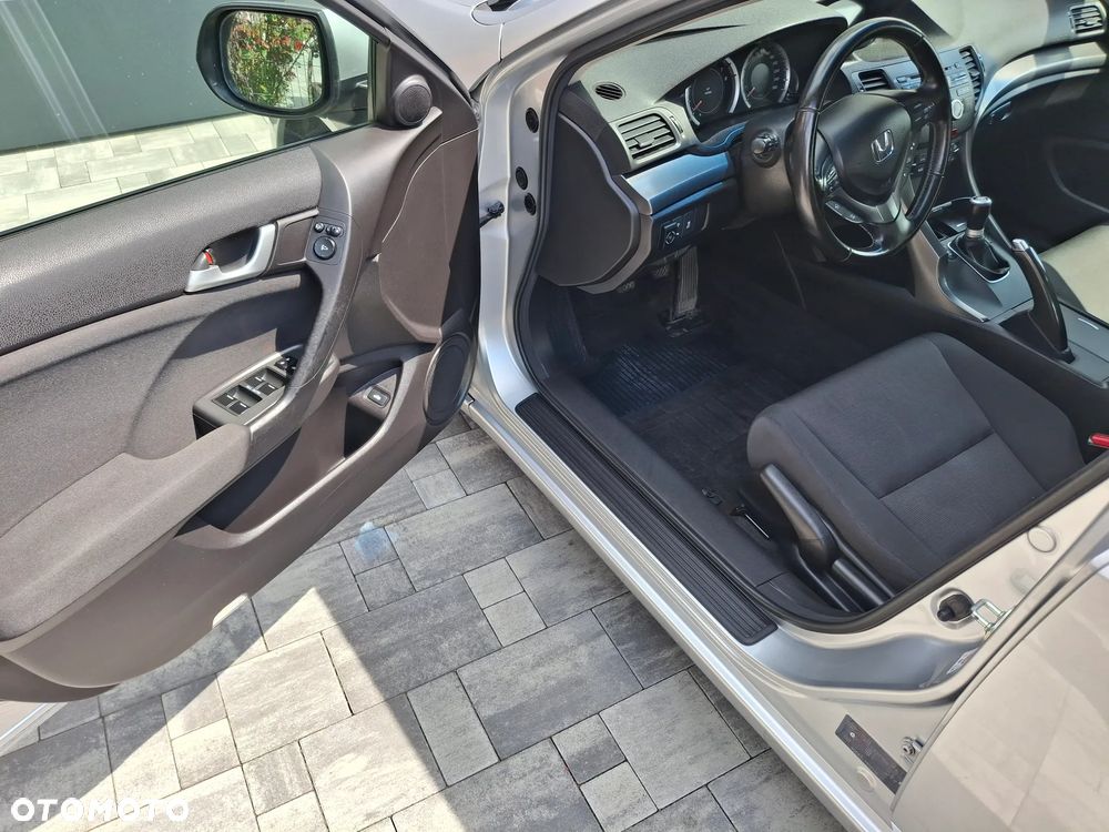 Honda Accord 2.0 Lifestyle - 11