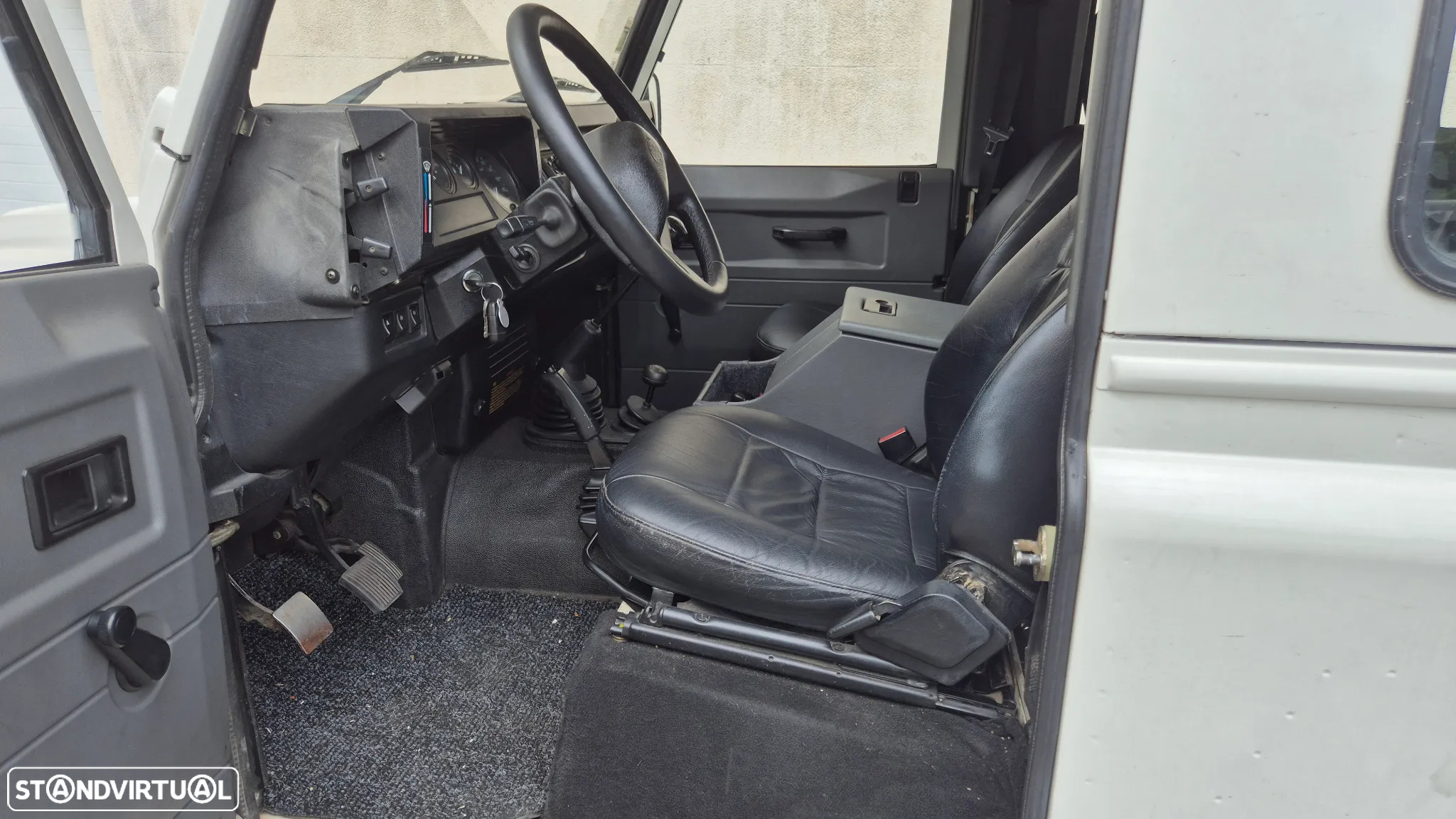 Land Rover Defender 90 2.5 TD5 Metal Top - 3