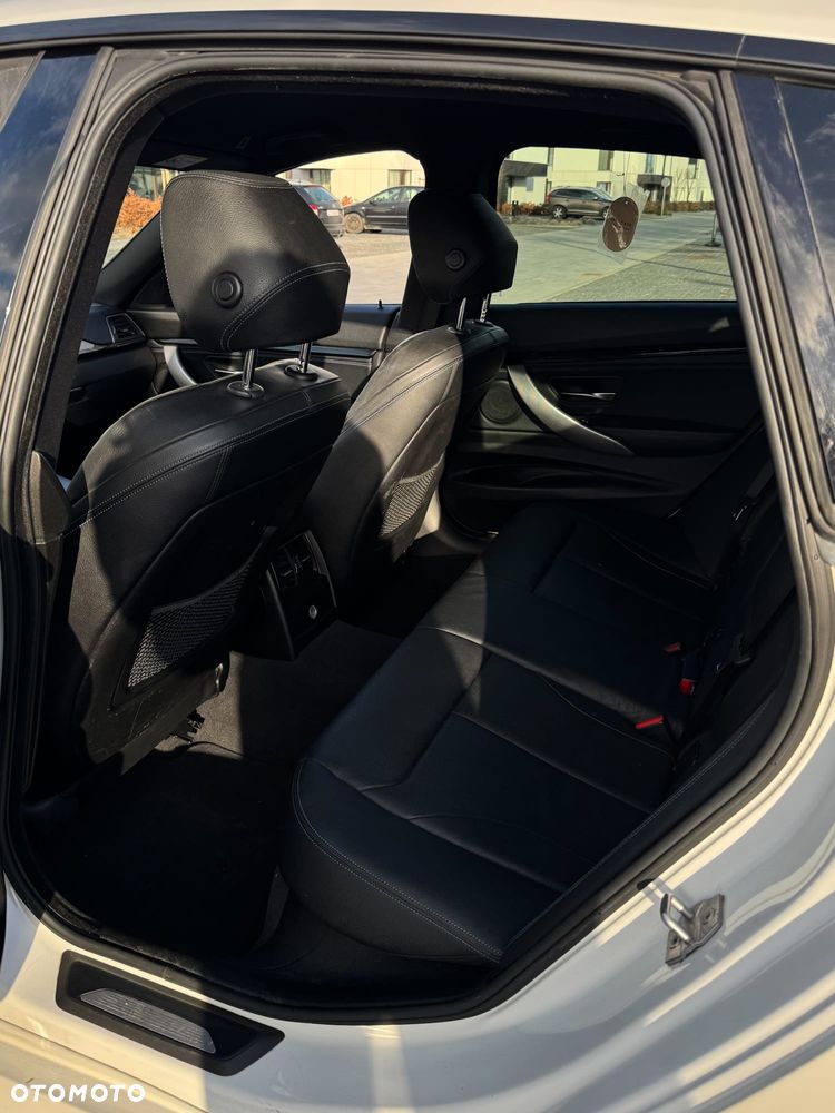 BMW 3GT 320d xDrive M Sport - 13