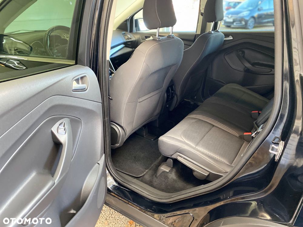 Ford Kuga 2.0 TDCi 2x4 Titanium - 15