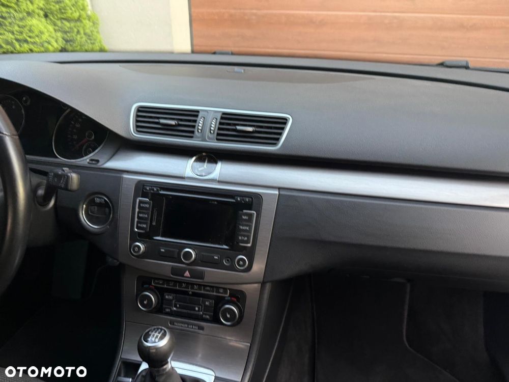 Volkswagen Passat 2.0 TSI Comfortline - 9