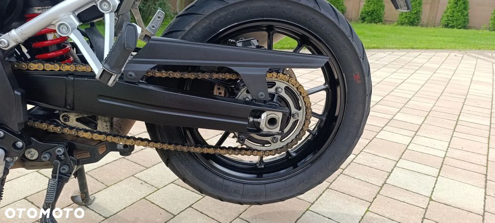 Suzuki V-STROM - 36