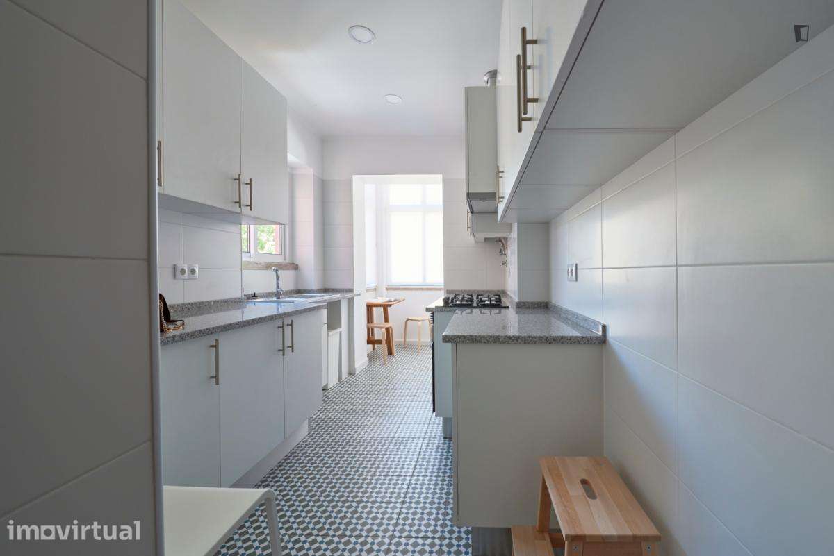 Quarto - localizado em Entrecampos Lisbon - Grande imagem: 5/28
