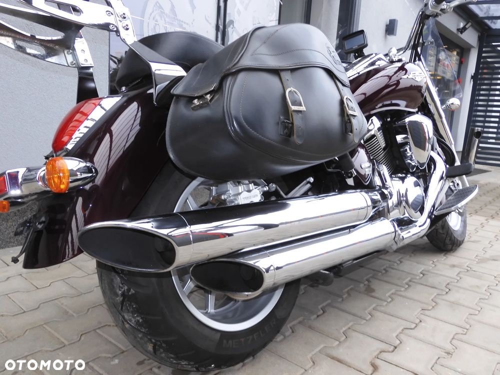 Suzuki Intruder - 11