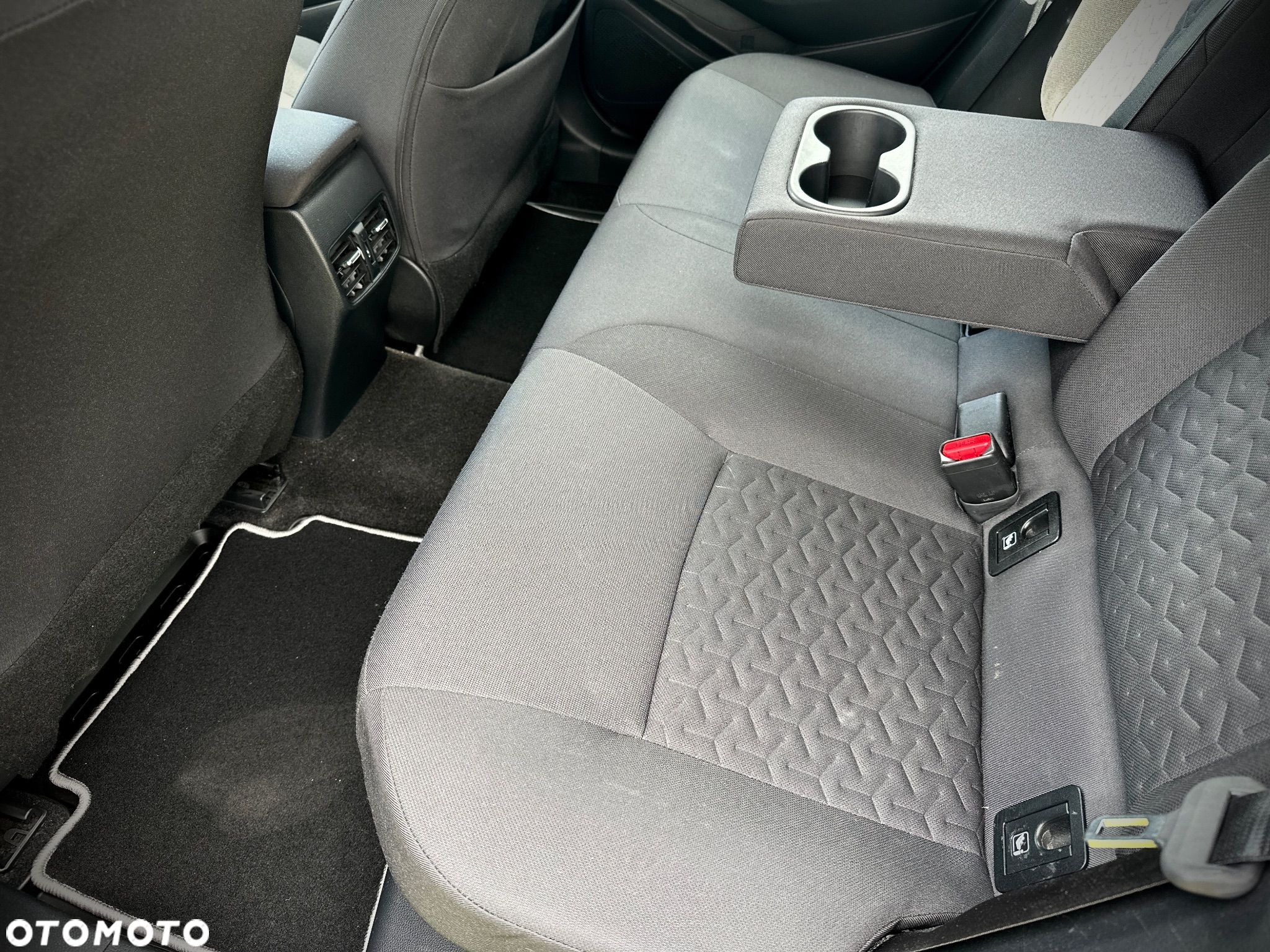 Toyota Corolla 1.8 Hybrid Comfort - 20