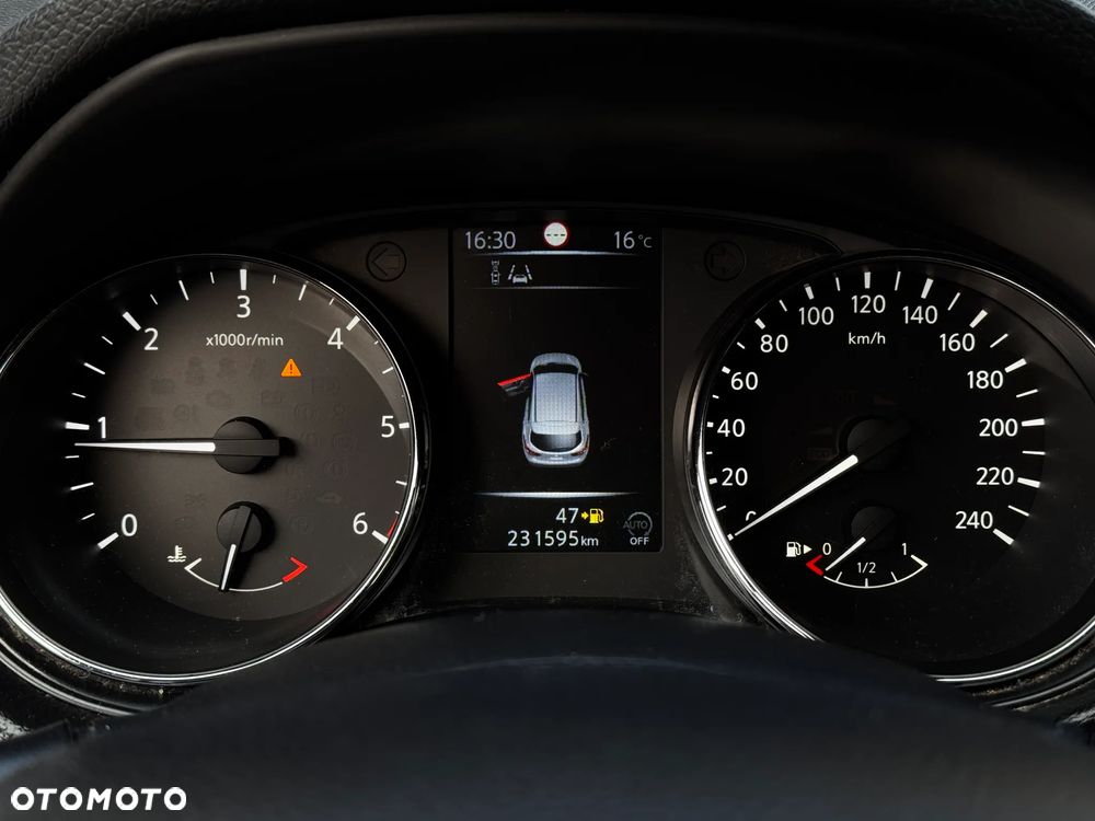 Nissan Qashqai 1.5 dCi N-Connecta - 12