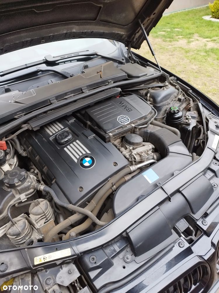 BMW Seria 3 335i - 24