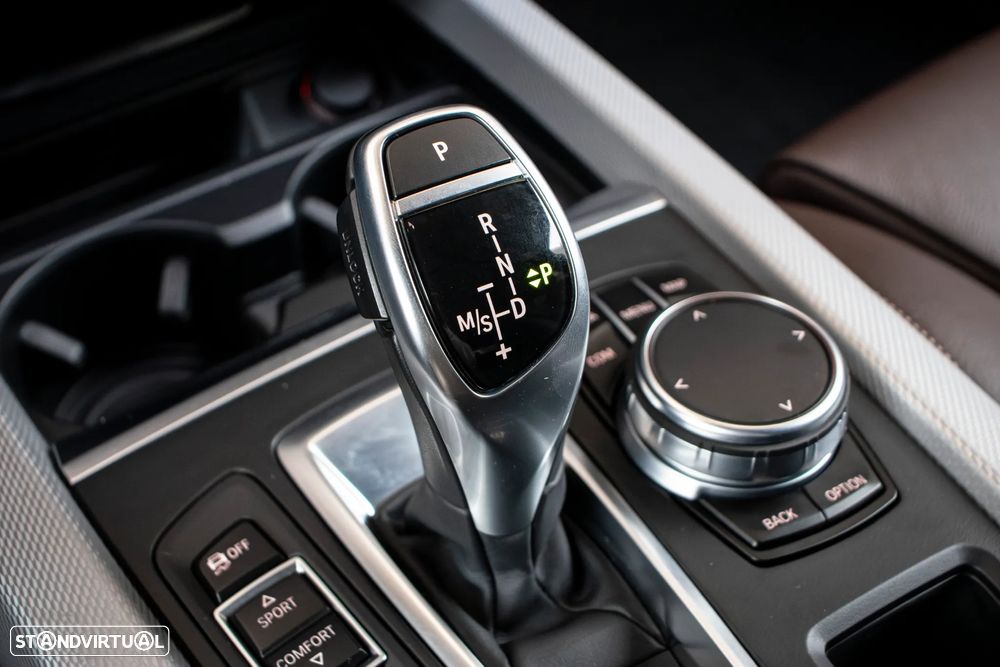 BMW X5 25 d xDrive Pack M - 29