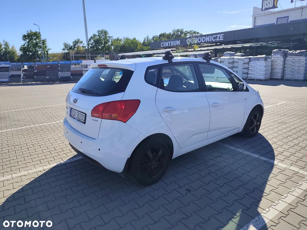 Kia Venga 2011 photo 4