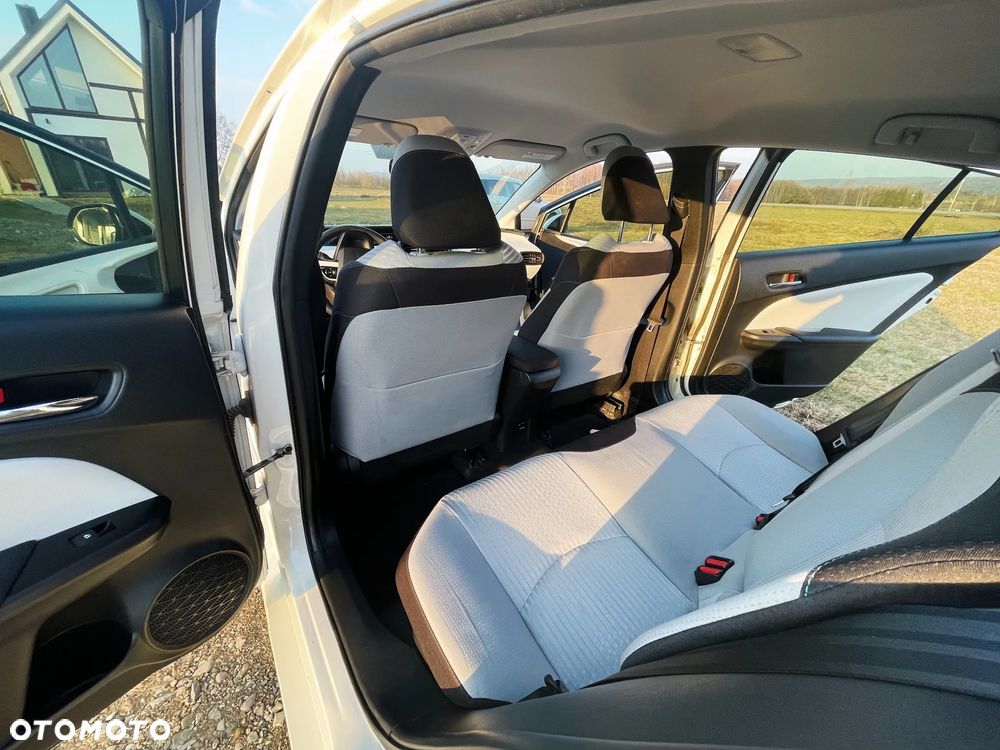 Toyota Prius 1.8 Hybrid Active - 13